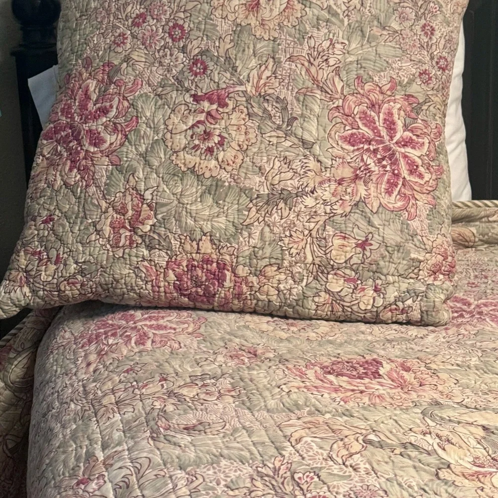 Pine Cone Hill Pinkish Coral and Gray Floral Quilt